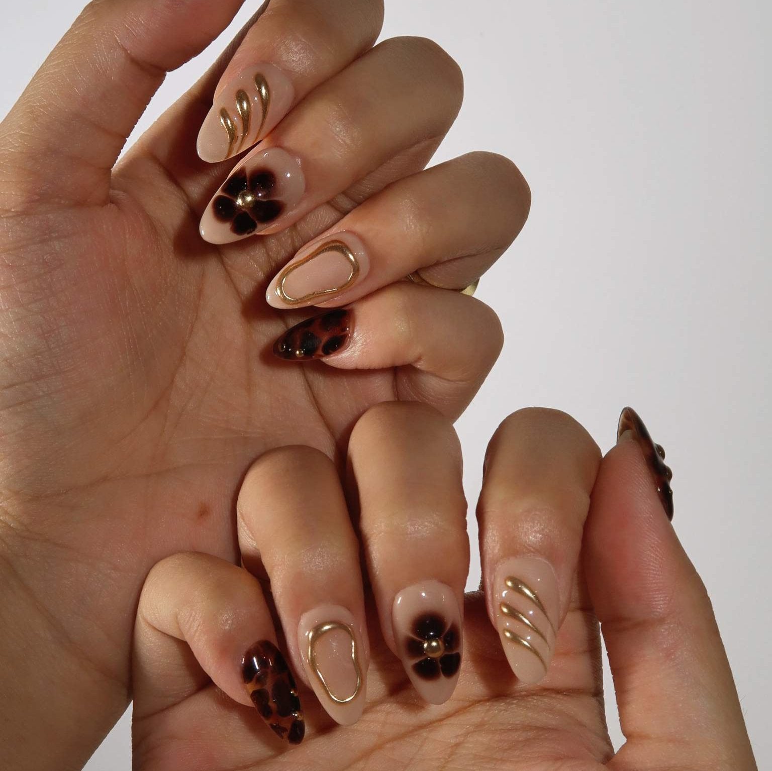 Amber Whisper - Ersa Nails Brown Nude Gold PressOnNails