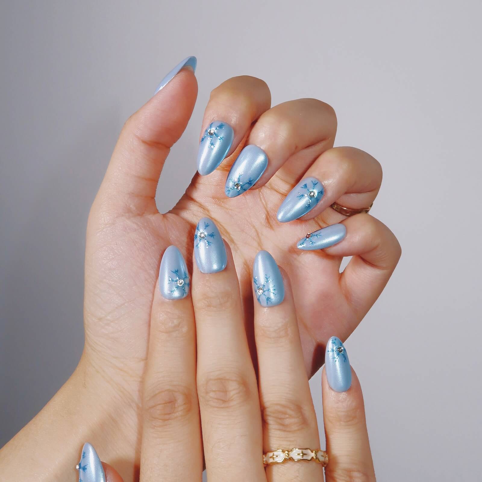 Crystal Frost - Ersa Nails Blue PressOnNails