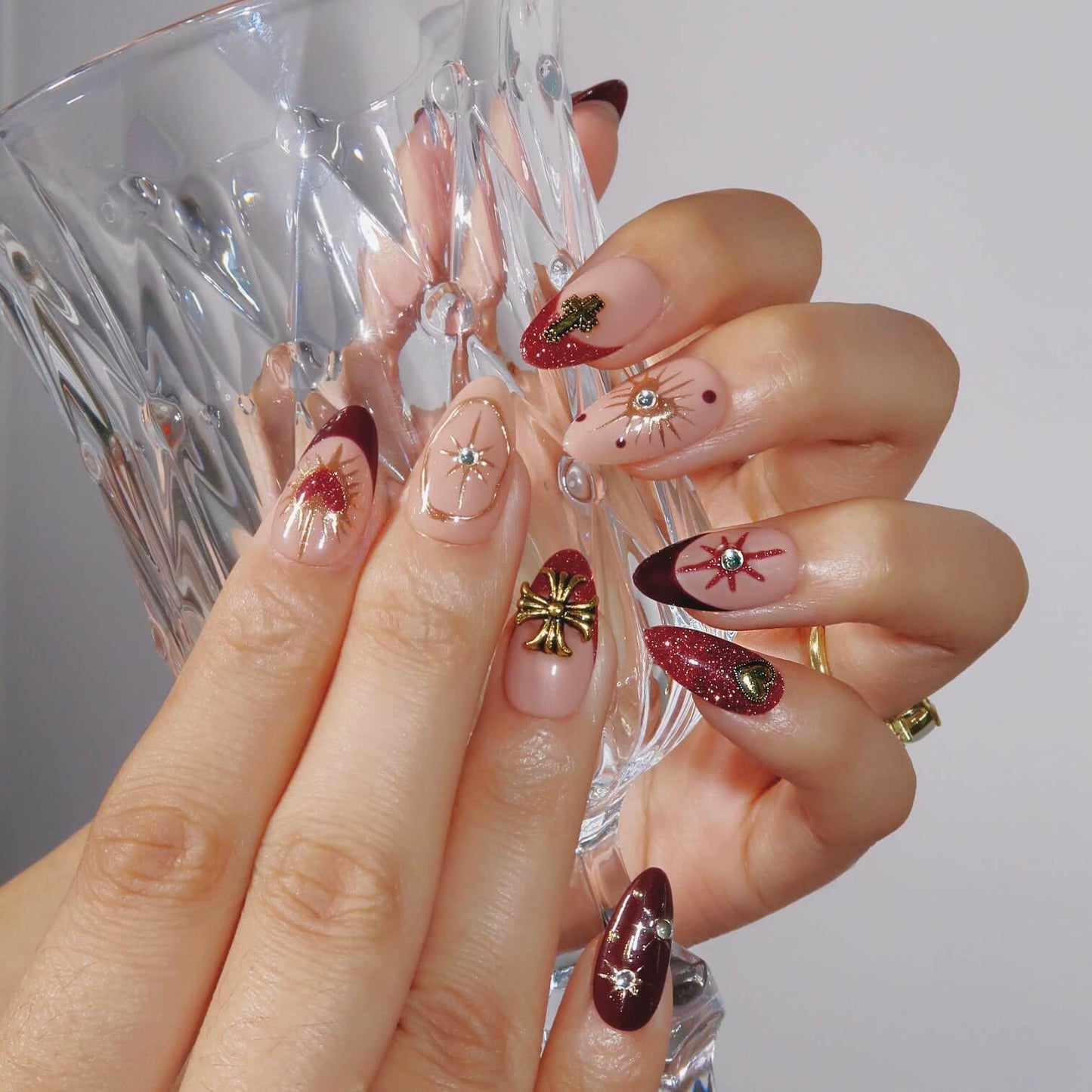 Lady in Red - Ersa Nails Nude Red Gold PressOnNails