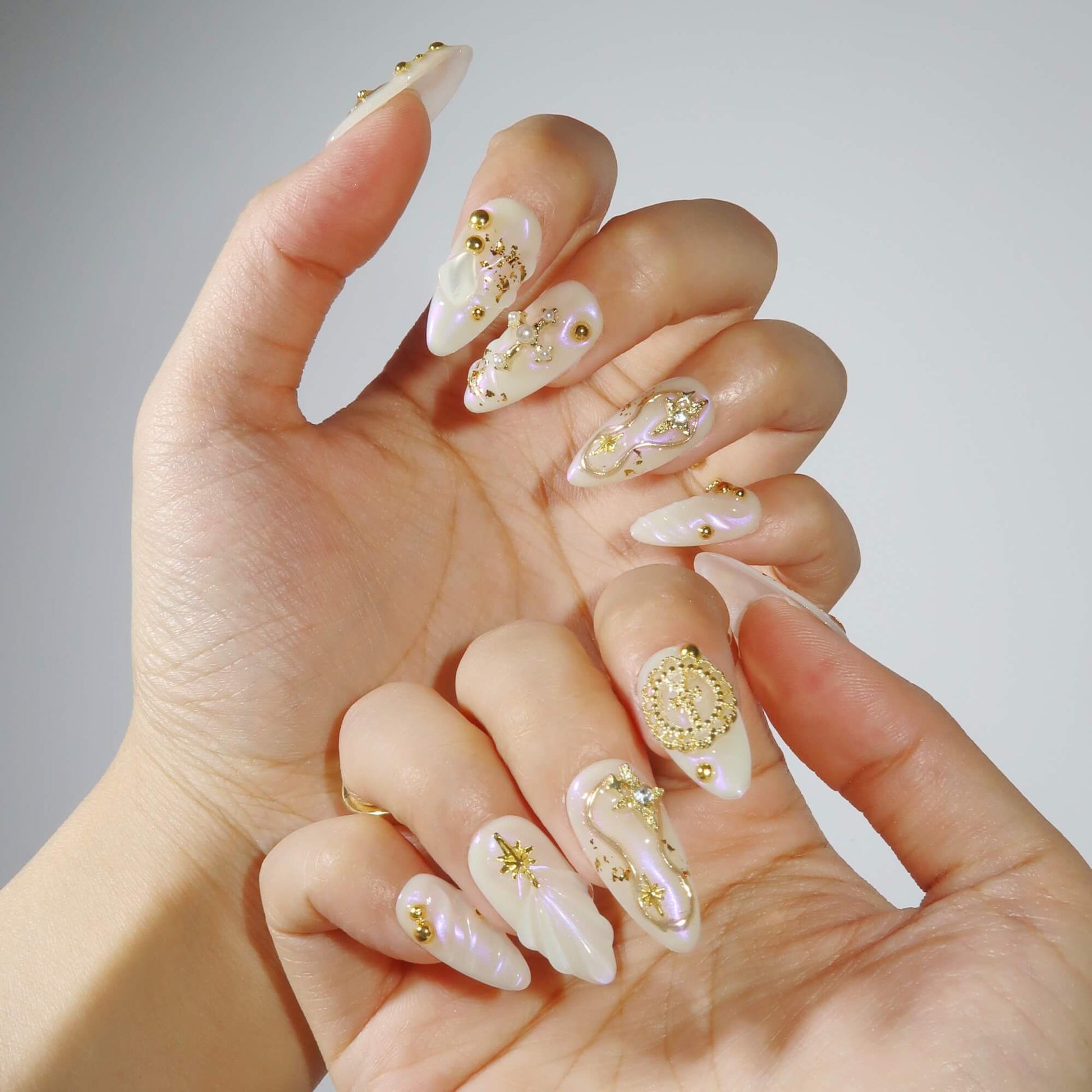 Lunar Devotion - Ersa Nails White Gold PressOnNails