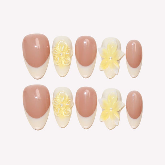 Petal Perfection - Ersa Nails Nude White Yellow PressOnNails