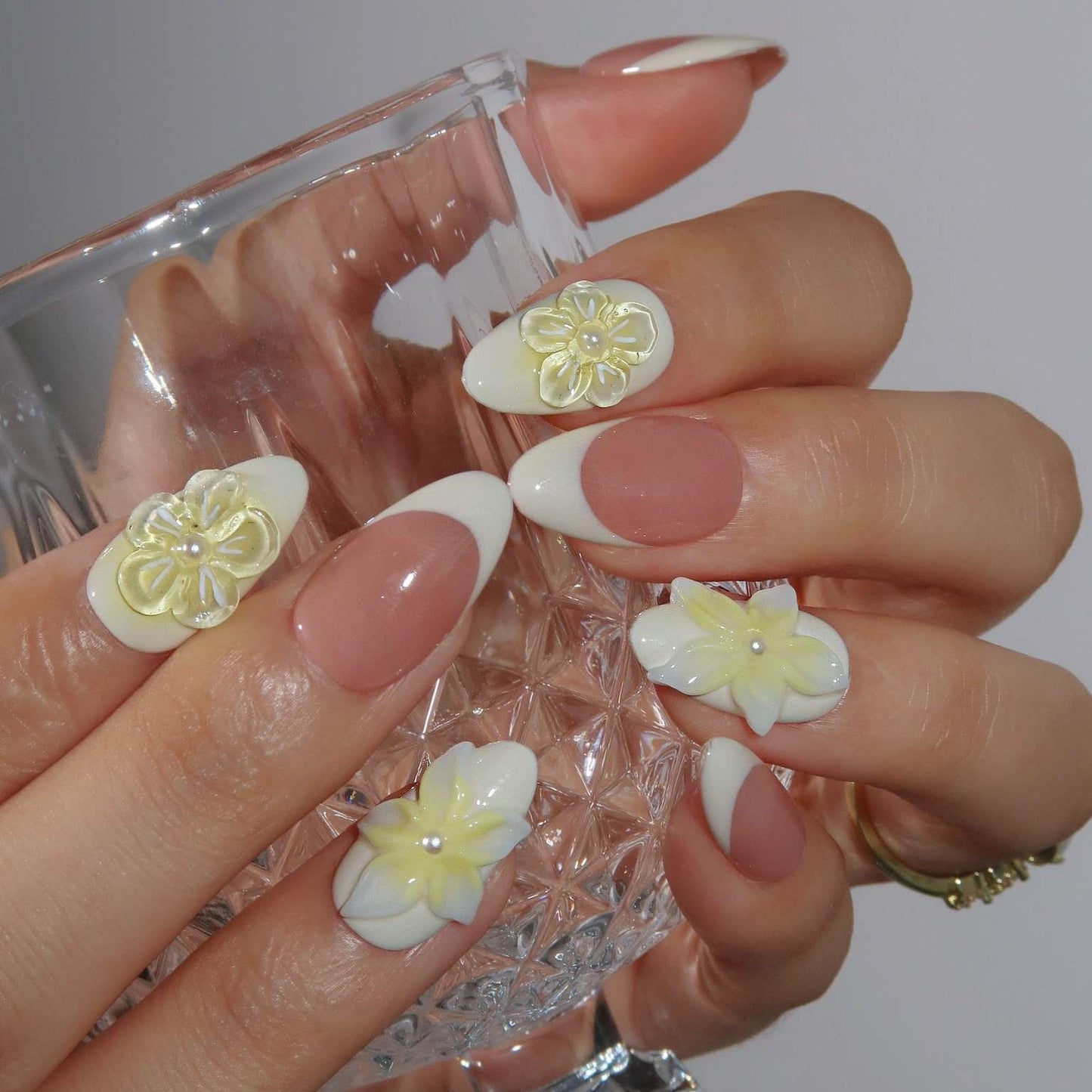 Petal Perfection - Ersa Nails Nude White Yellow PressOnNails