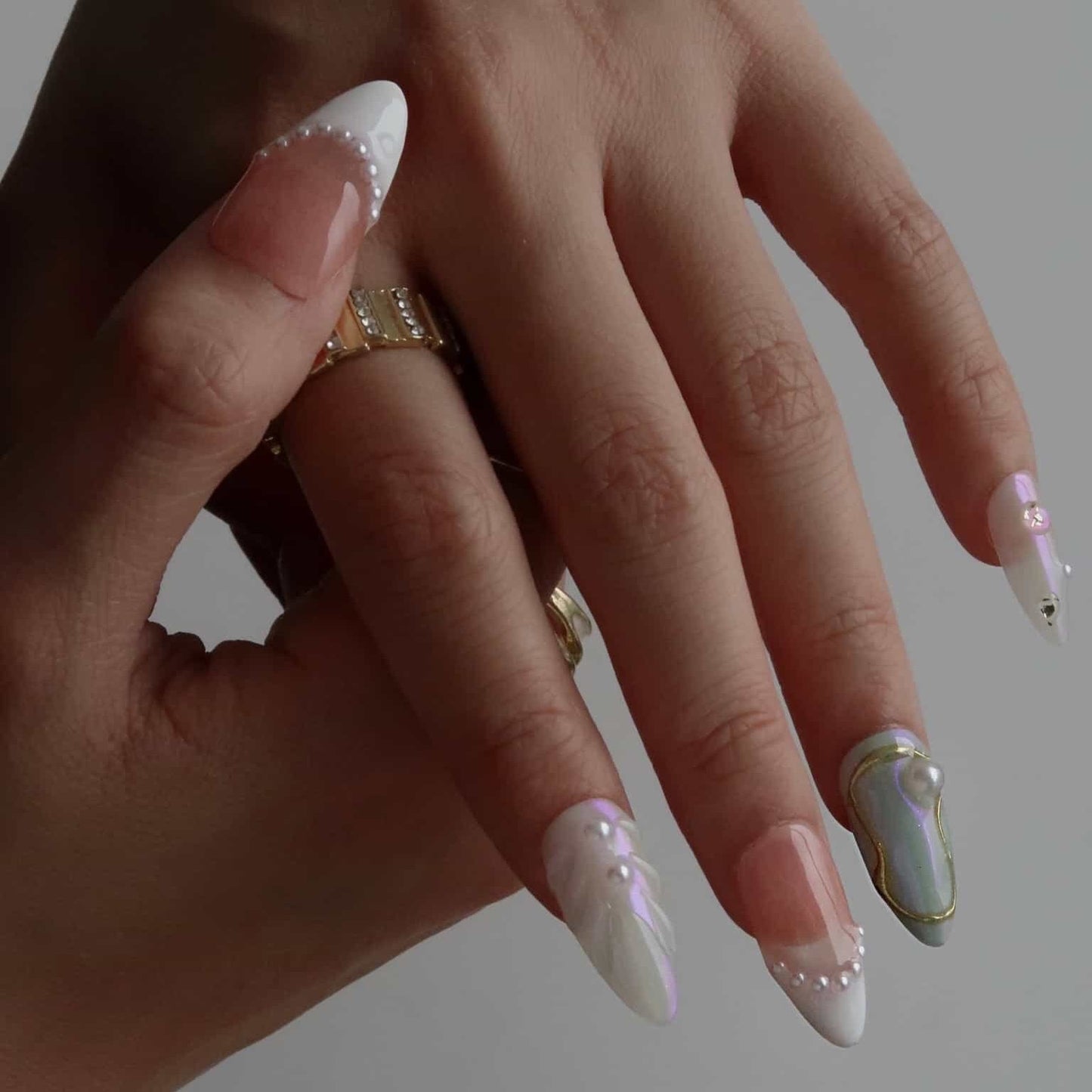 Soft Light - Ersa Nails White Pink Med Almond PressOnNails