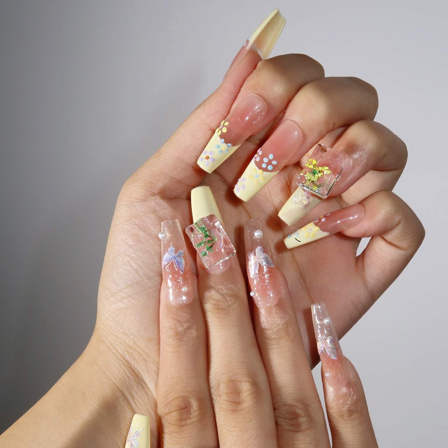 Wonder Flora - Ersa Nails Nude Pink Yellow PressOnNails