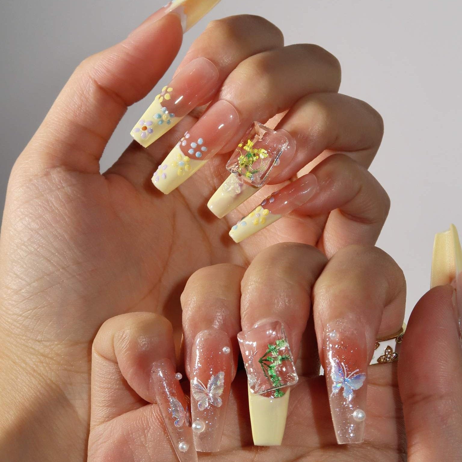 Wonder Flora - Ersa Nails Nude Pink Yellow PressOnNails